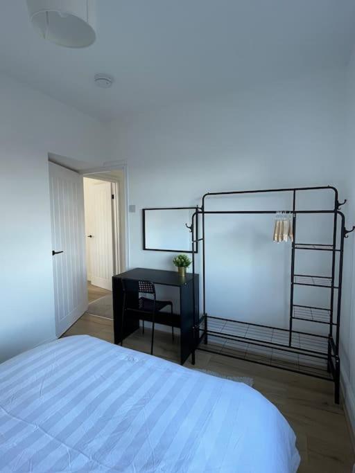 Whole House Modern Two Bedroom In Newcastle - Free Parking 외부 사진